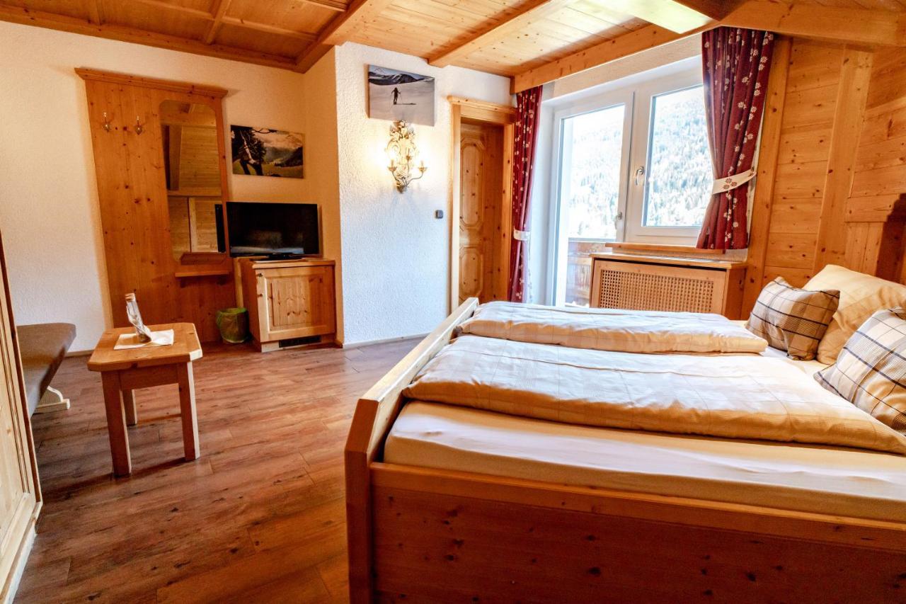 Alpen Gasthof Apartments Hohe Burg Тринц Екстериор снимка