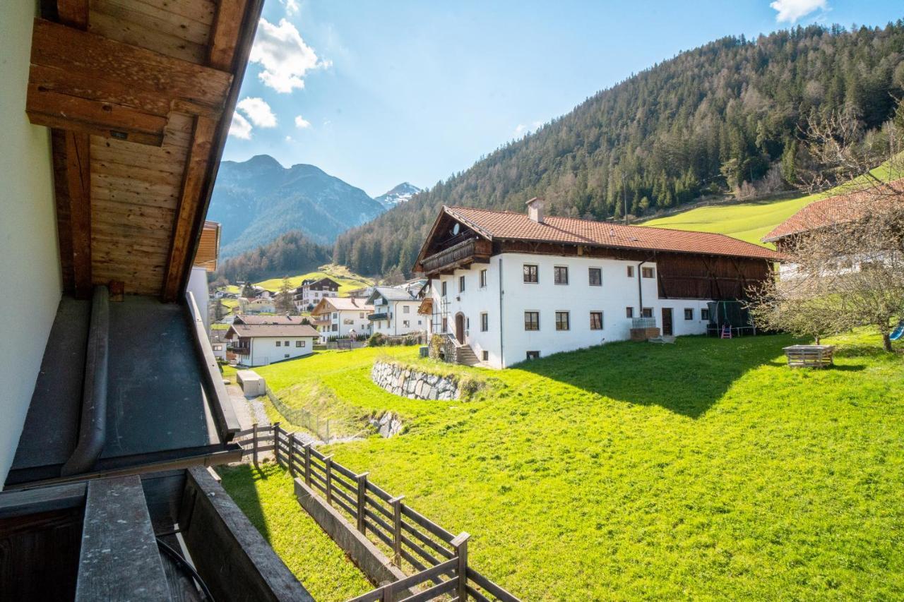 Alpen Gasthof Apartments Hohe Burg Тринц Екстериор снимка