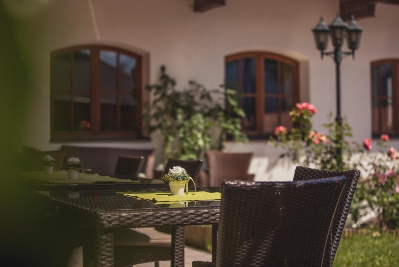 Alpen Gasthof Apartments Hohe Burg Тринц Екстериор снимка