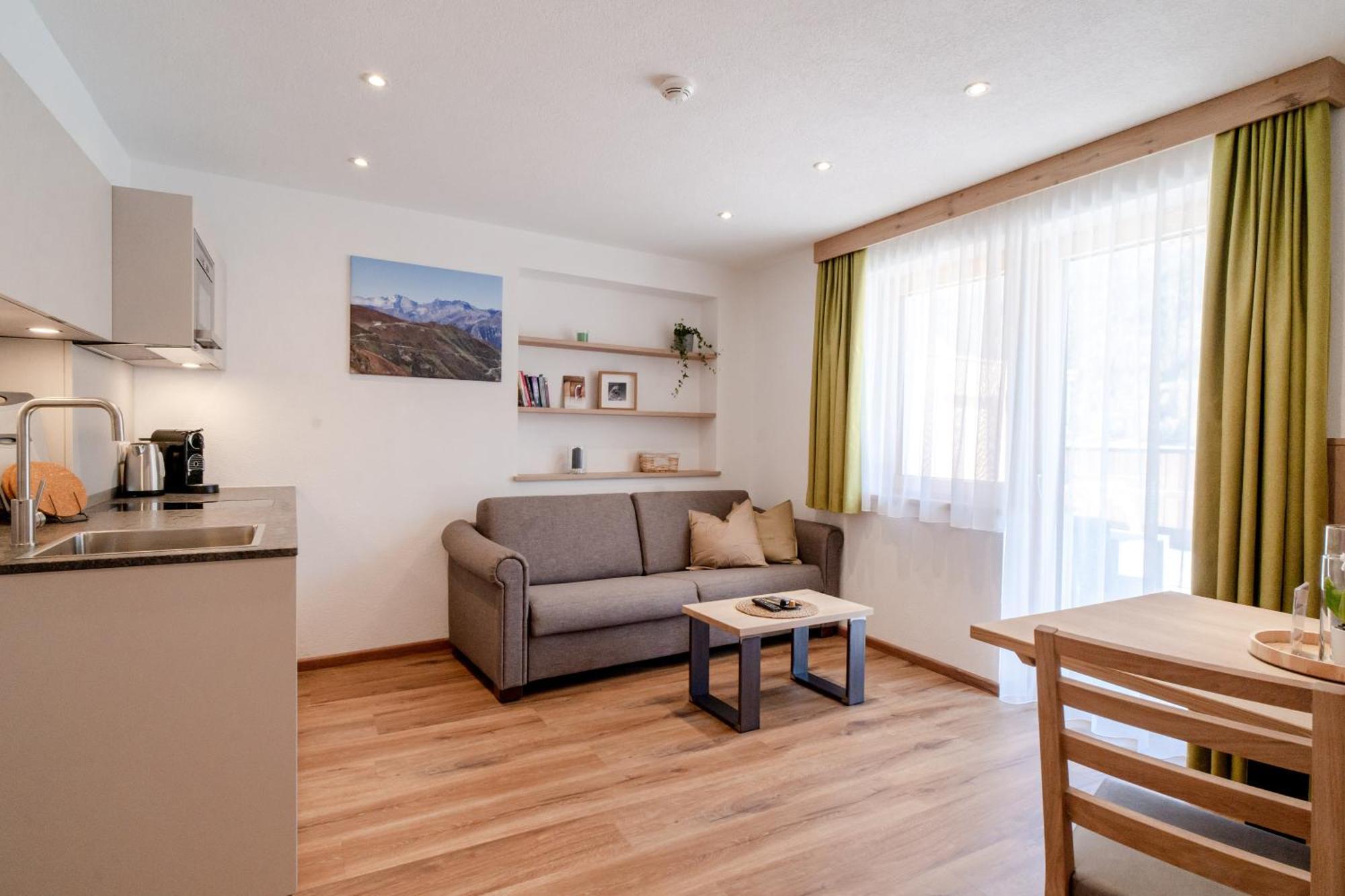 Alpen Gasthof Apartments Hohe Burg Тринц Екстериор снимка